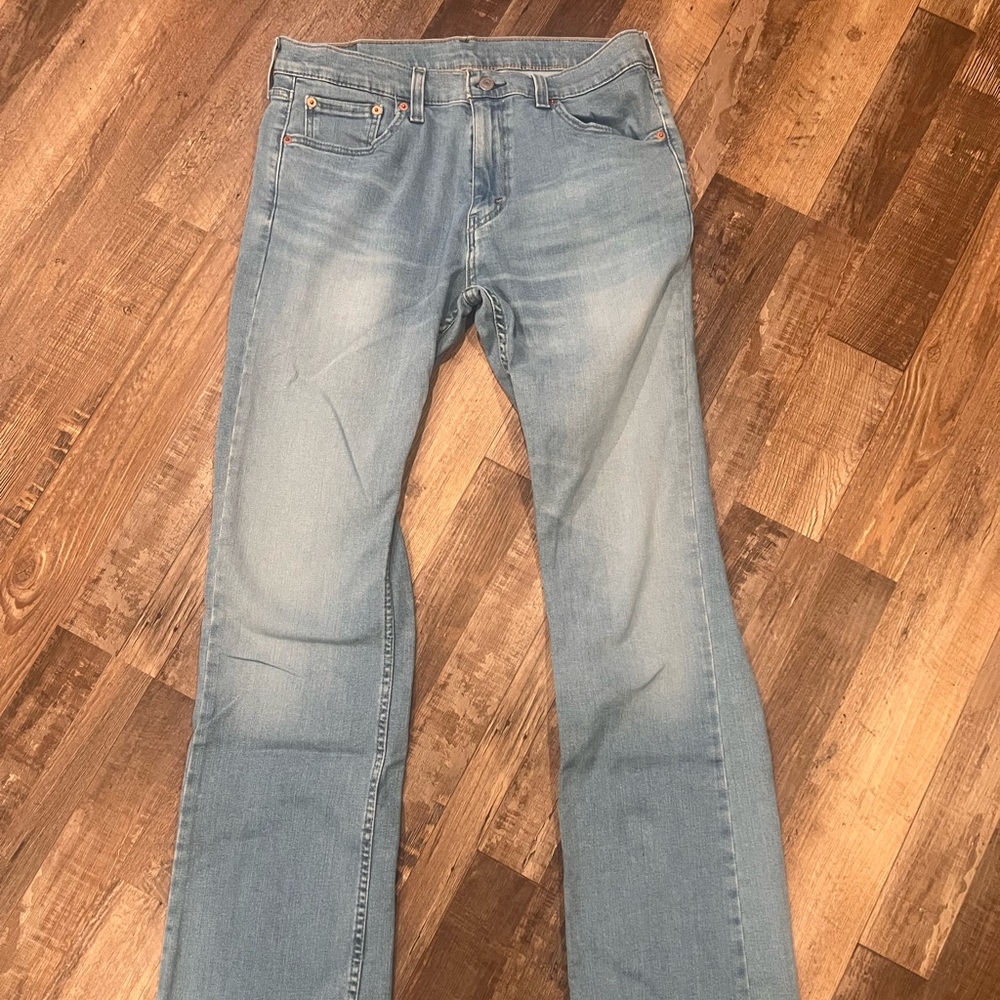Levi 527